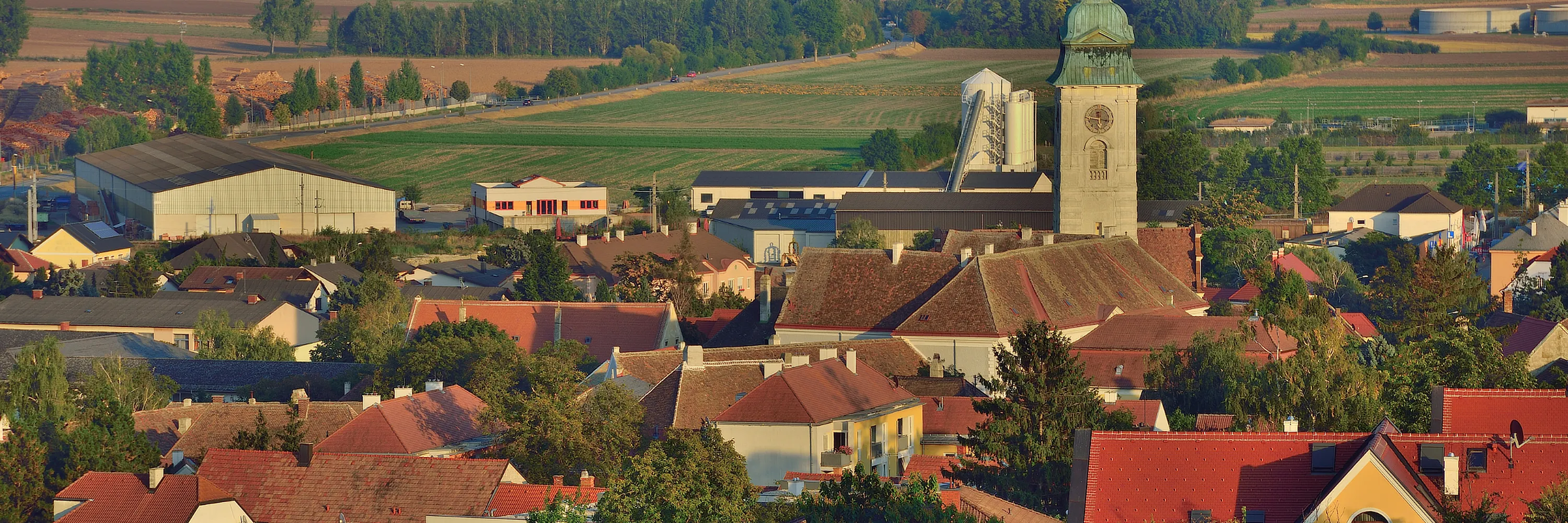 Immobilienfirma Immobilienmakler Immobilienbüro im Raum Hollabrunn